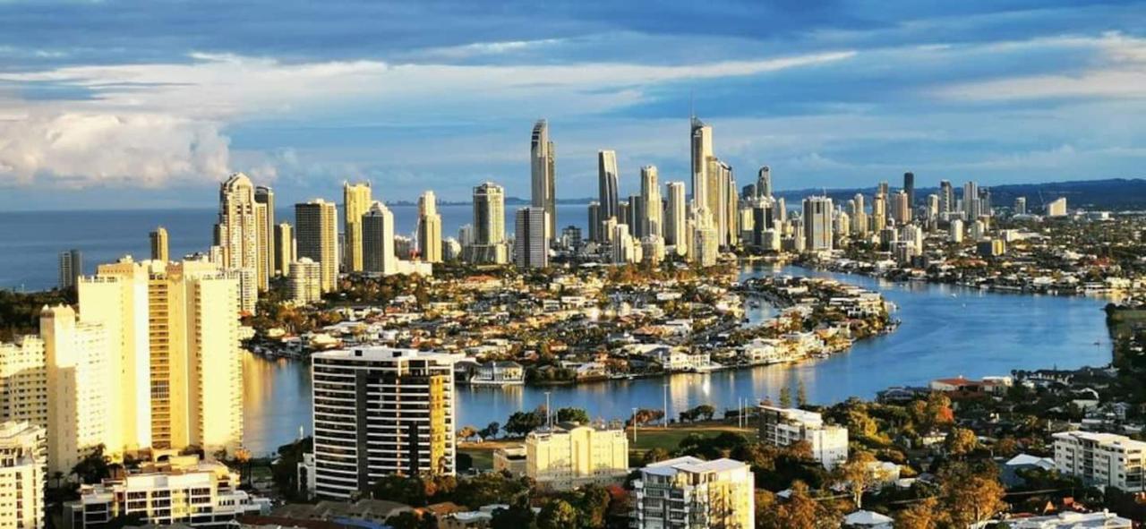 Three-Bedroom Apartment With Amazing View Near Surfers Paradise Gold Coast Luaran gambar