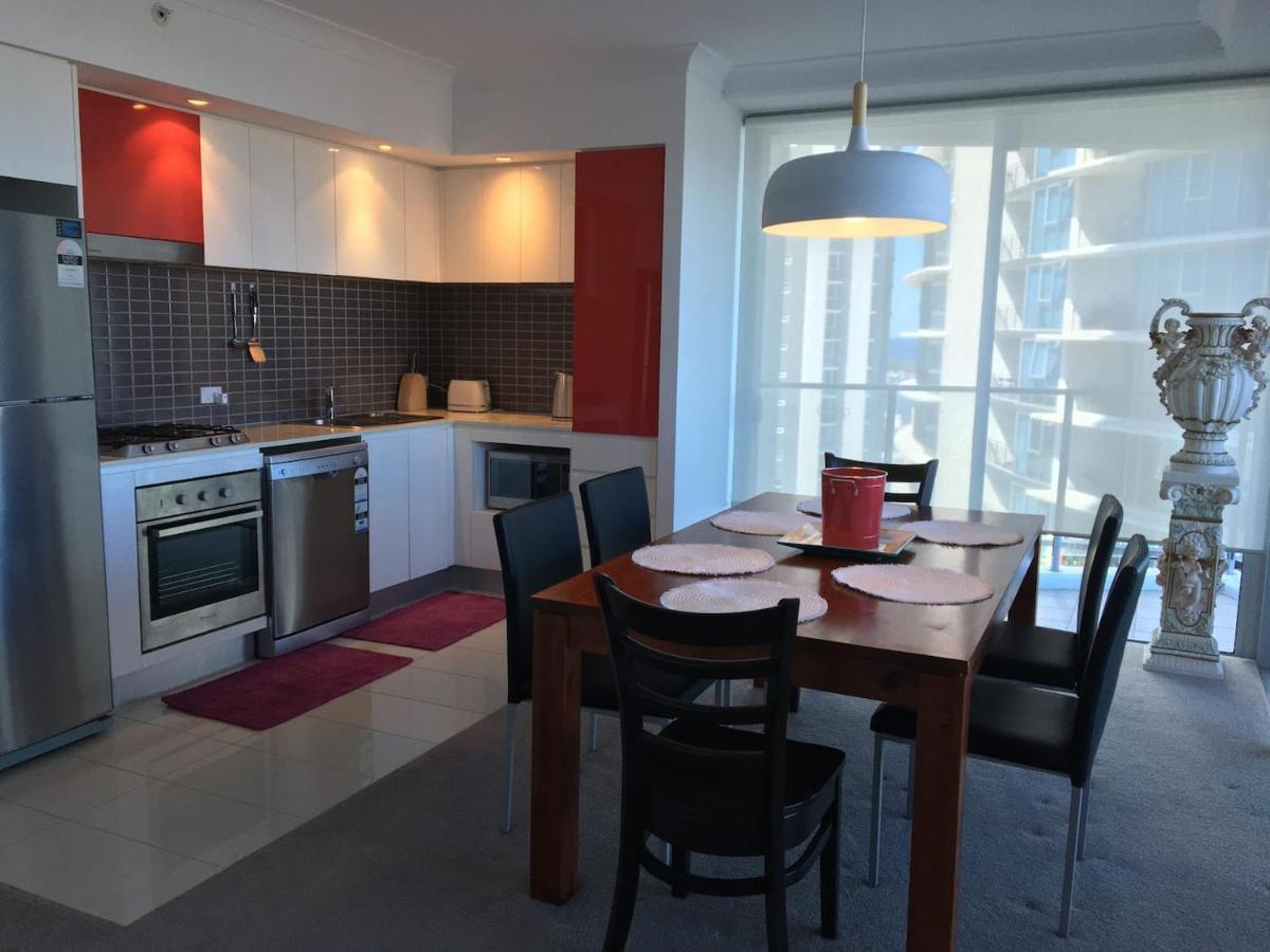 Three-Bedroom Apartment With Amazing View Near Surfers Paradise Gold Coast Luaran gambar